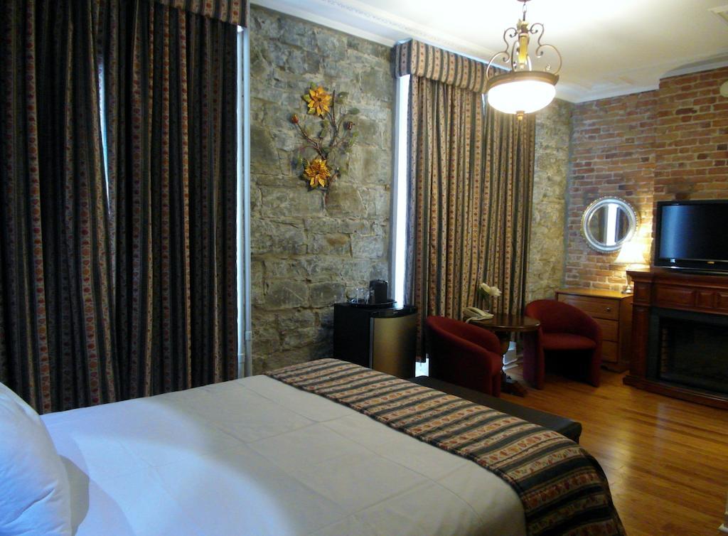 Hotel Manoir De L'Esplanade Quebec City Room photo